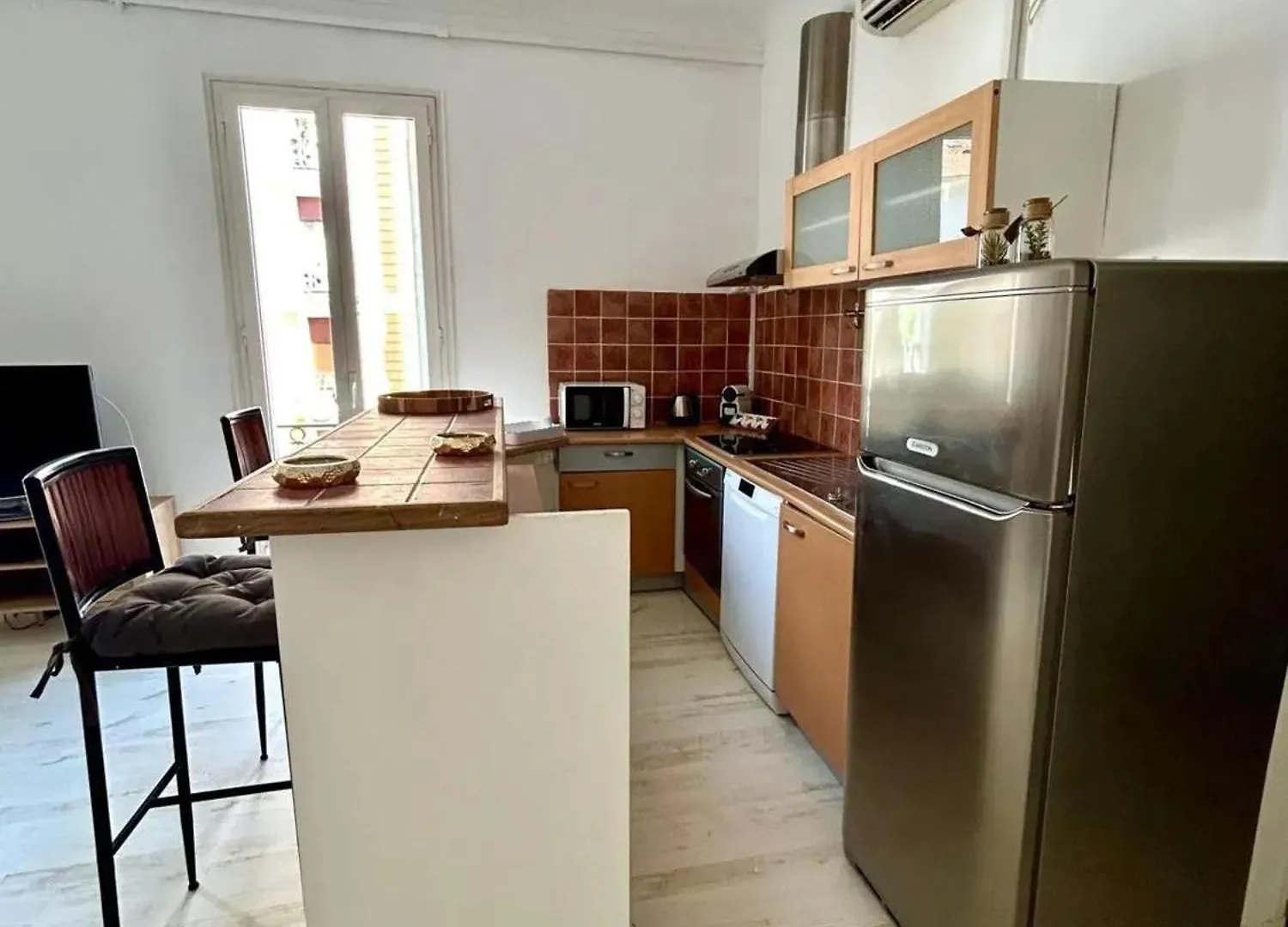 Apartment Appartement D'Une Chambre A Juans Les Pins , A 300 M De La Plage Avec Wifi France