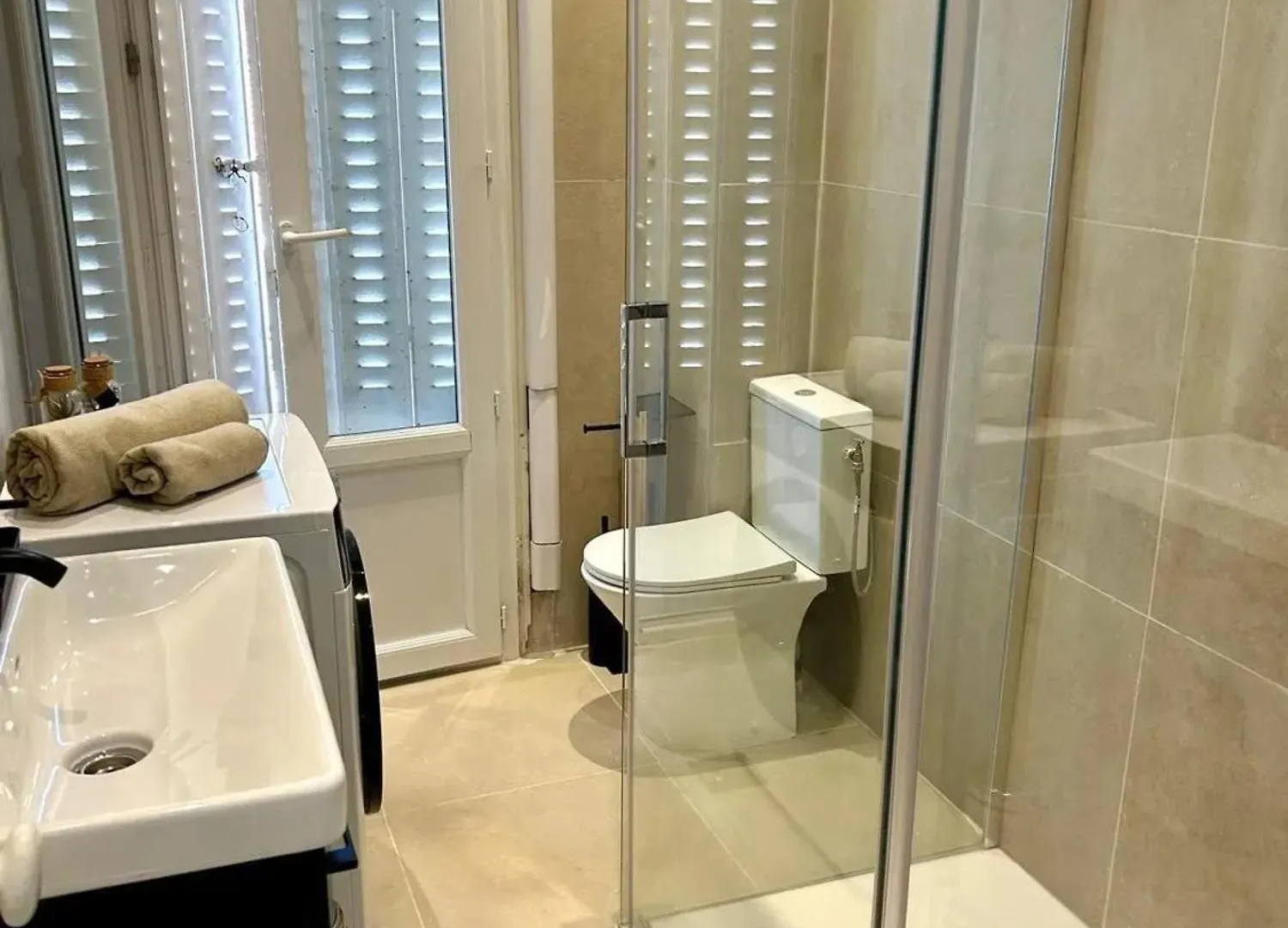 Appartement D'Une Chambre A Juans Les Pins , A 300 M De La Plage Avec Wifi Apartment